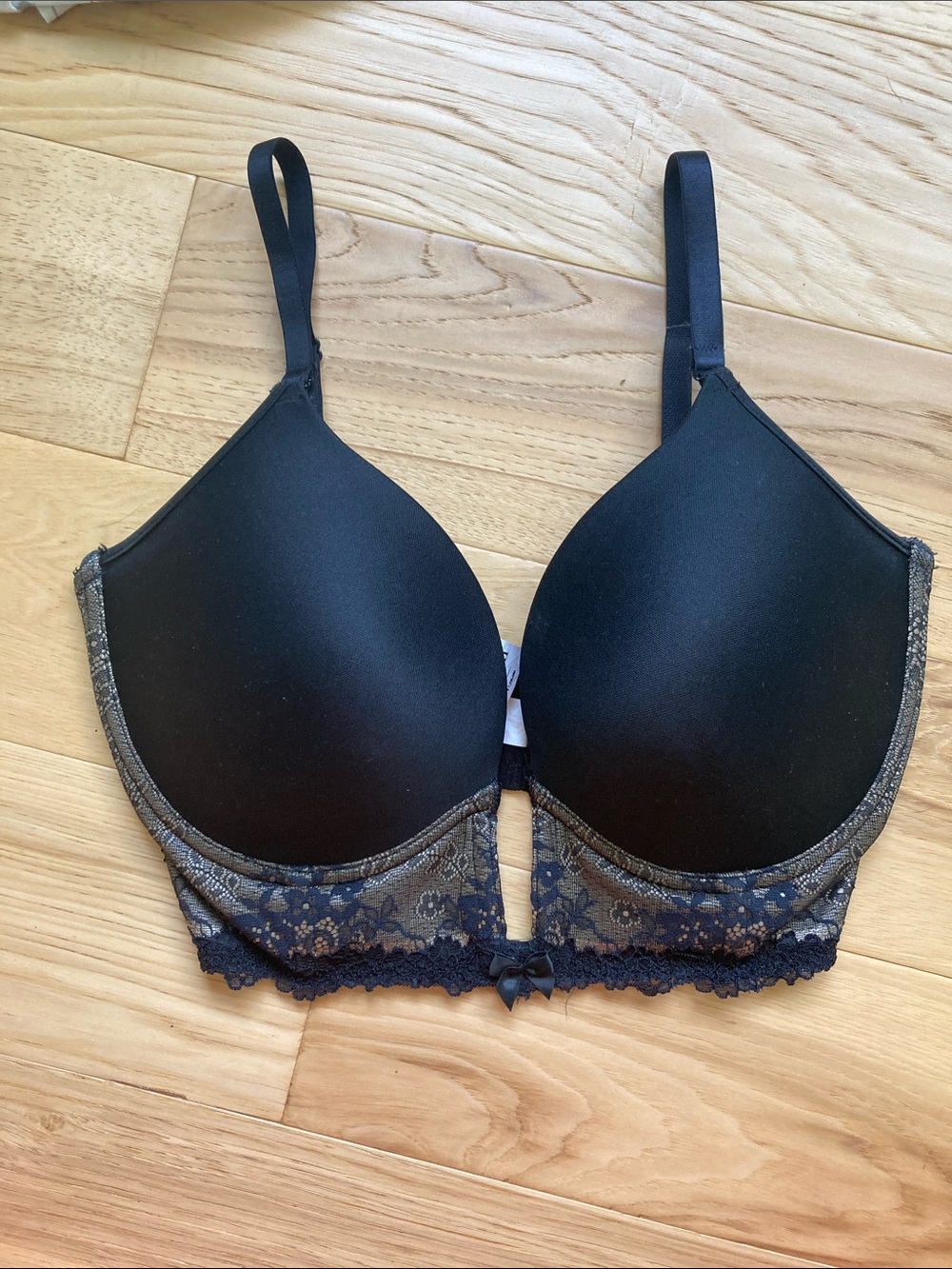 Lacy Plunge Cute Underwire Bra with Ajustable/Removable Straps and Low Back